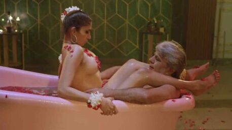 Mohini Massage Parlour 2024 Battameez Hindi Porn Web Series Ep 2